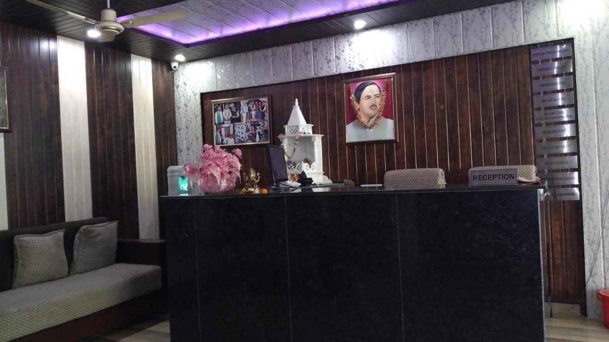 维什拉宫酒店 Narendra Nagar 外观 照片